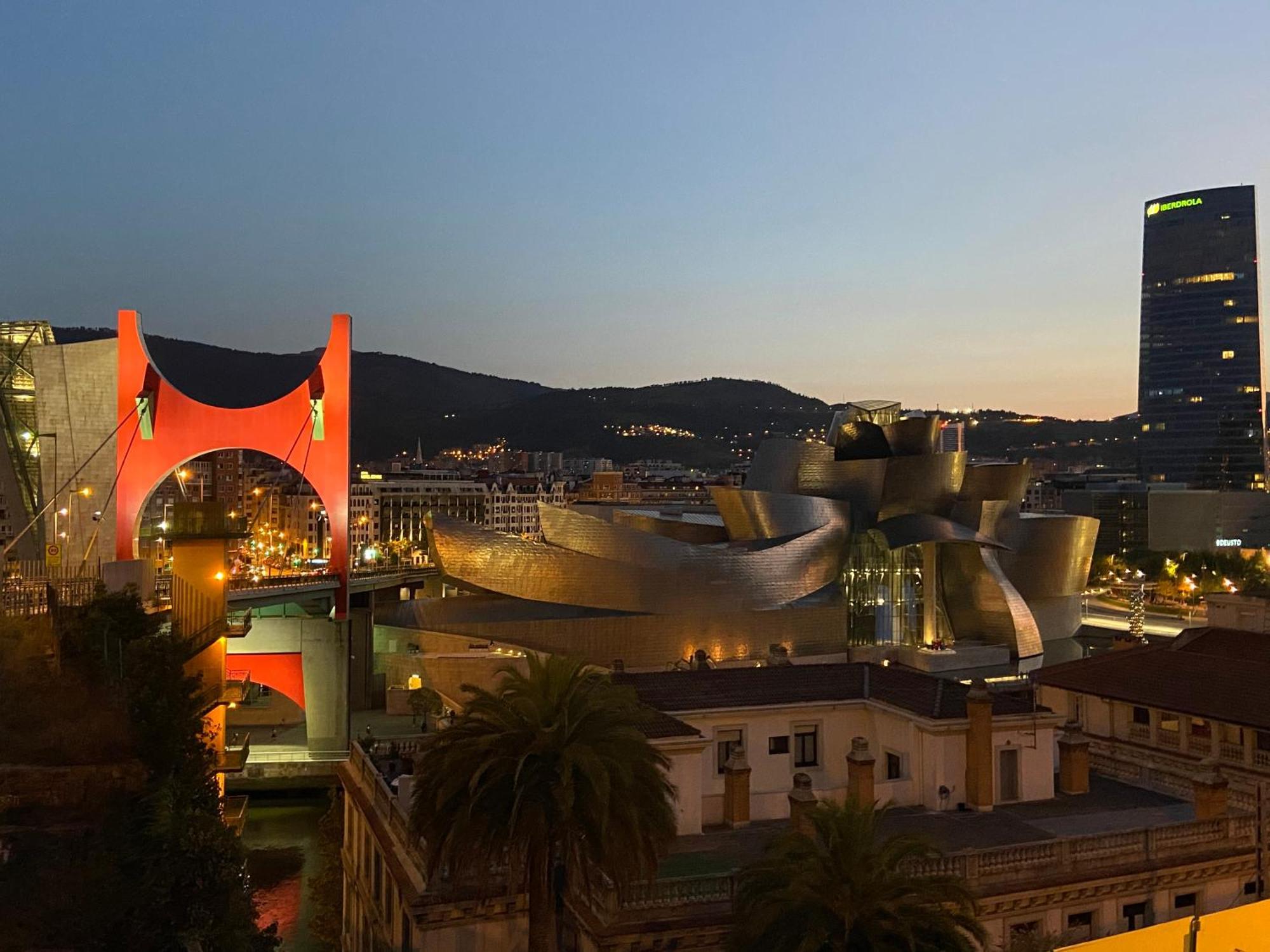 Apartment 110 M2 In Abando Close To Guggenheim With Parking